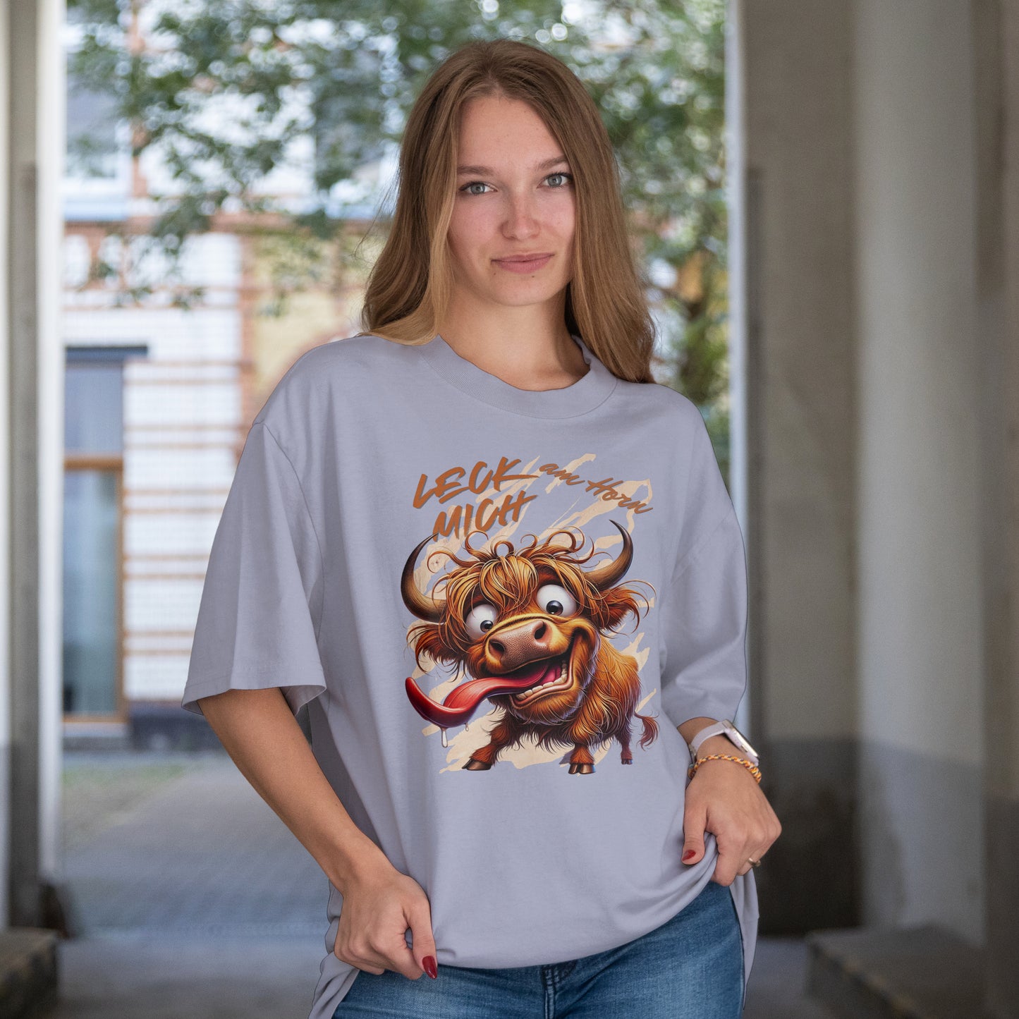Wiesn Womens Organic Rolled Sleeves T-Shirt mit frechem Spruch – lustiges Oktoberfest Outfit, Trachtenlook modern, Geschenkidee für Volksfest & Biergarten