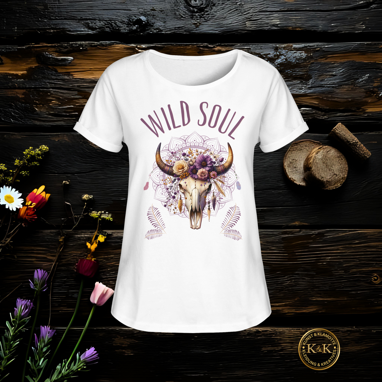 Boho Womens Roll-Up T-Shirt mit Wildsoul Spirit – Tribal & Festival Look, modernes Outfit für Freigeister