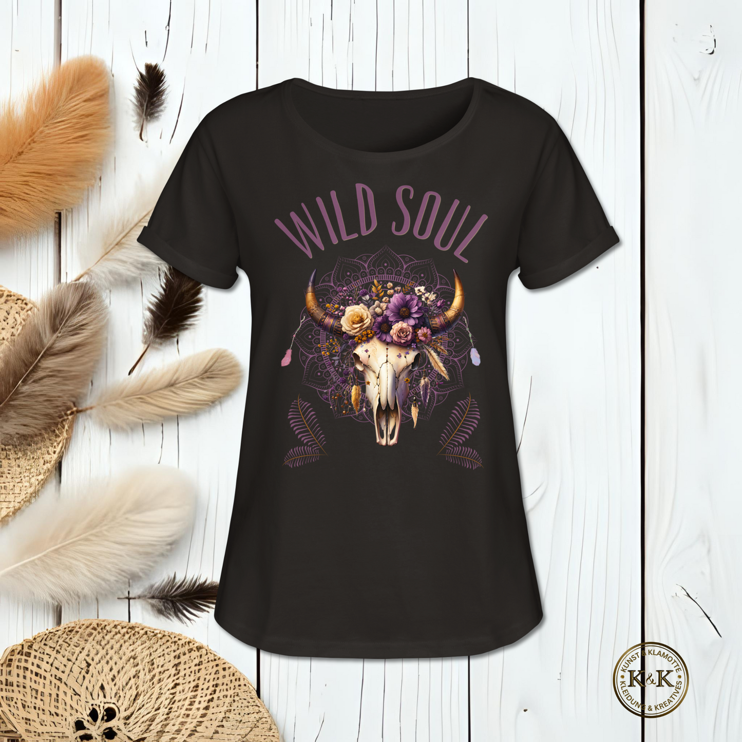 Boho Womens Roll-Up T-Shirt mit Wildsoul Spirit – Tribal & Festival Look, modernes Outfit für Freigeister