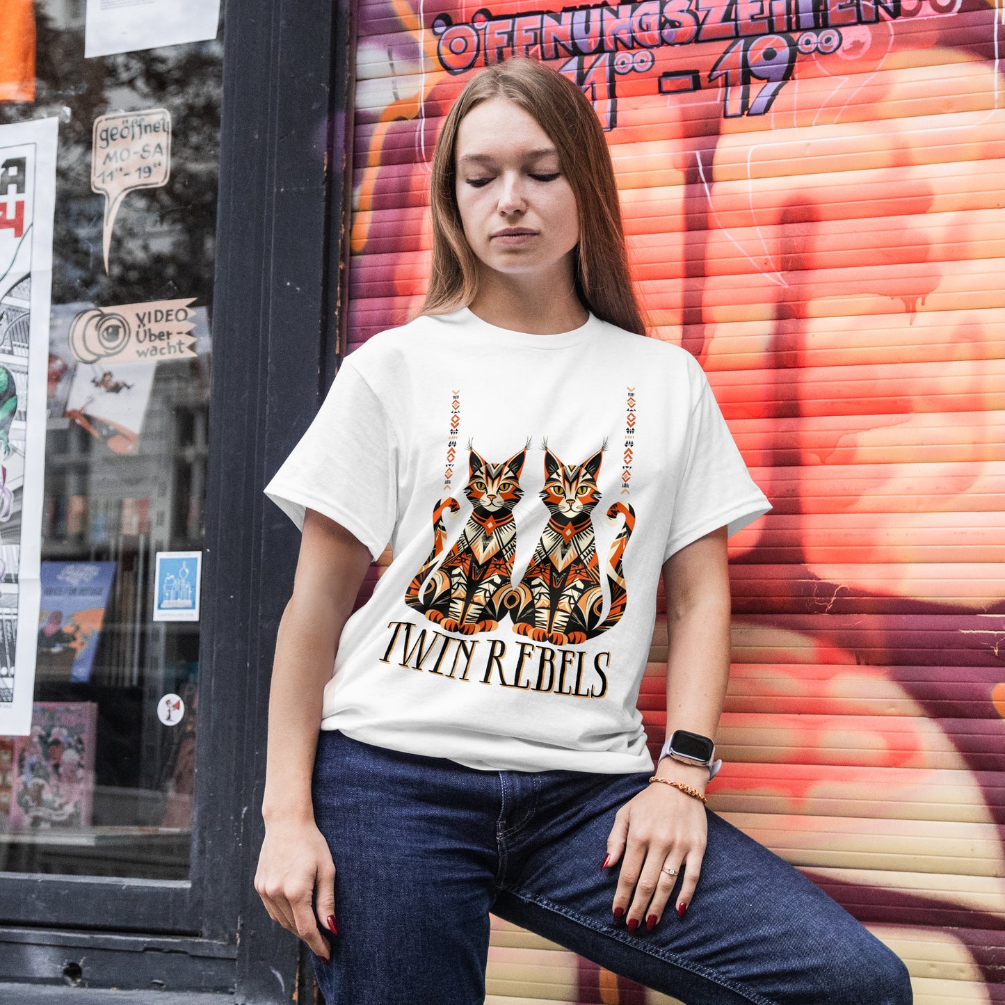 Boho Womens Organic Rolled Sleeves T-Shirt mit Tribal Design – rebellischer Ethno Look, modernes Statement Outfit