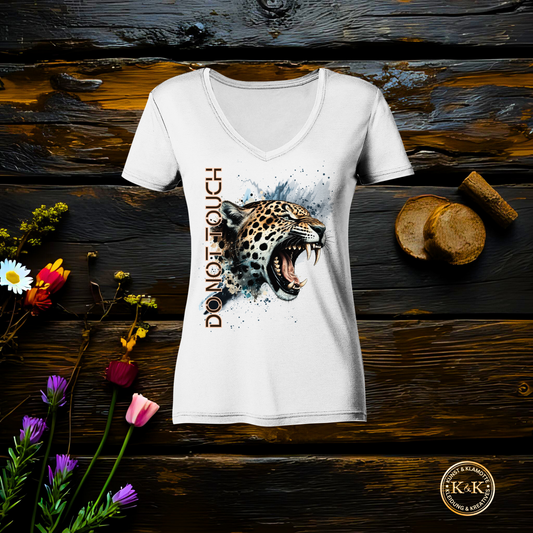 Tropical Leopard Ladies V-Neck Shirt I Jungle Animal Print für Streetwear I Urban Boho Fashion & Wildlife Style -