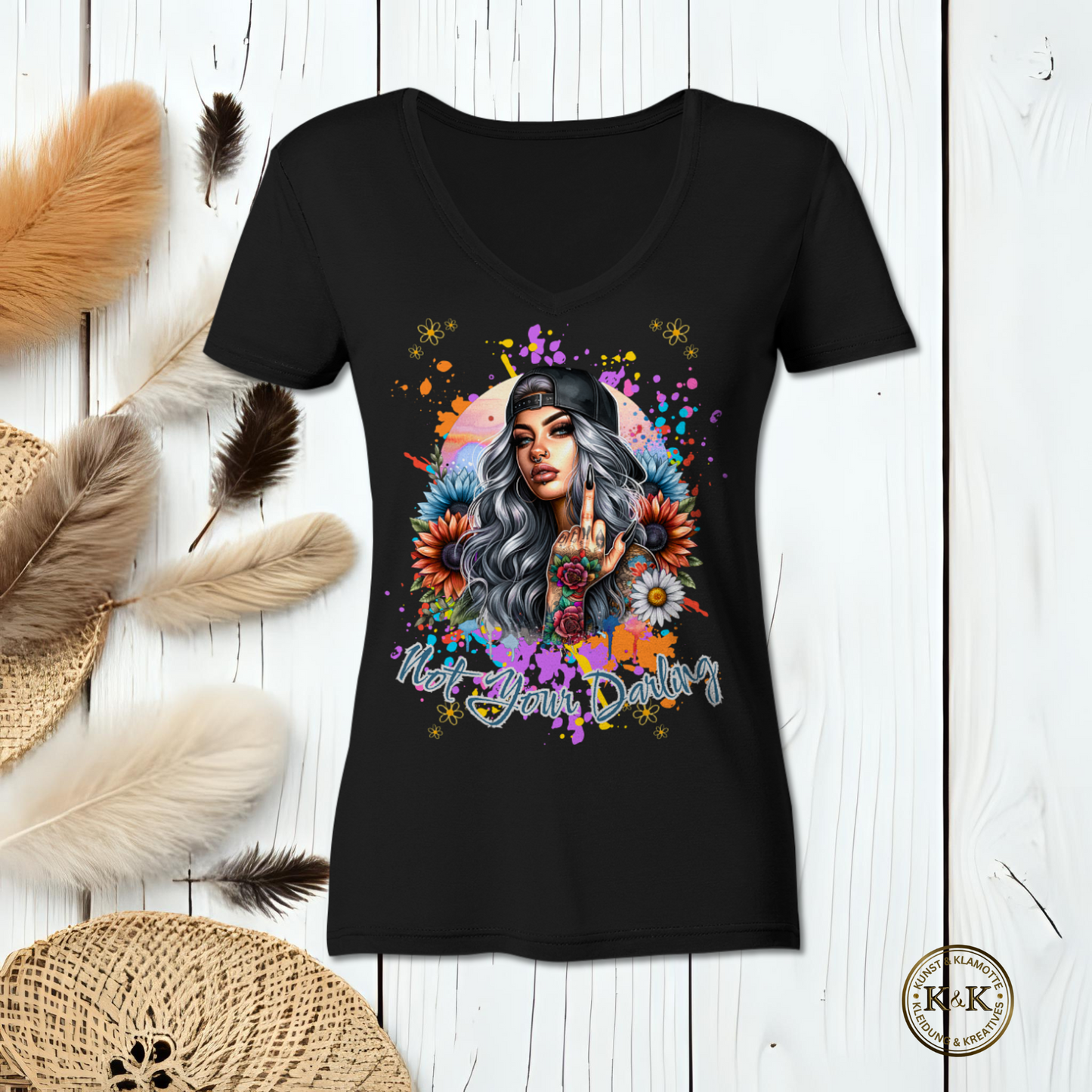 Ladies V-Neck Shirt – selbstbewusst, provokant & bunt, Streetwear mit Haltung