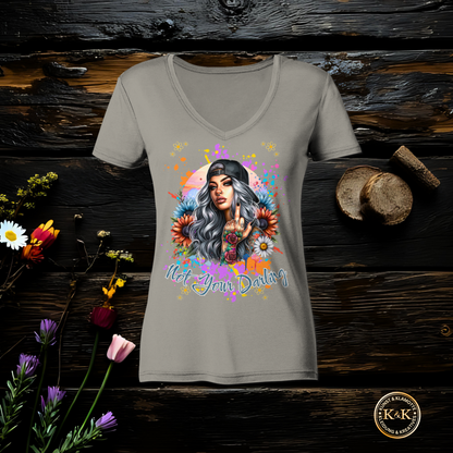 Ladies V-Neck Shirt – selbstbewusst, provokant & bunt, Streetwear mit Haltung