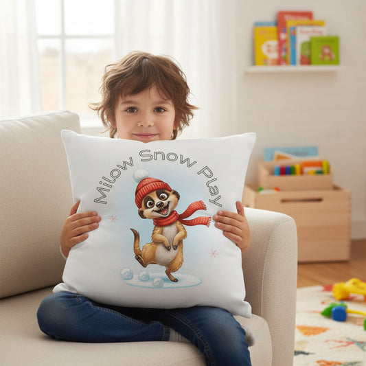Milow Snow Play – Kuschelkissen 40×40 cm für Kinder mit liebevollem Wintermotiv