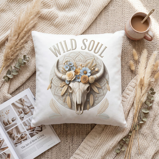 Wild Soul Boho Kissen 40x40cm mit floralem Bull Skull