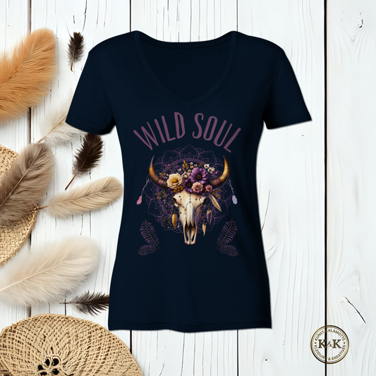 Boho Ladies V-Neck Shirt mit Wildsoul Spirit – Tribal & Festival Look, modernes Outfit für Freigeister